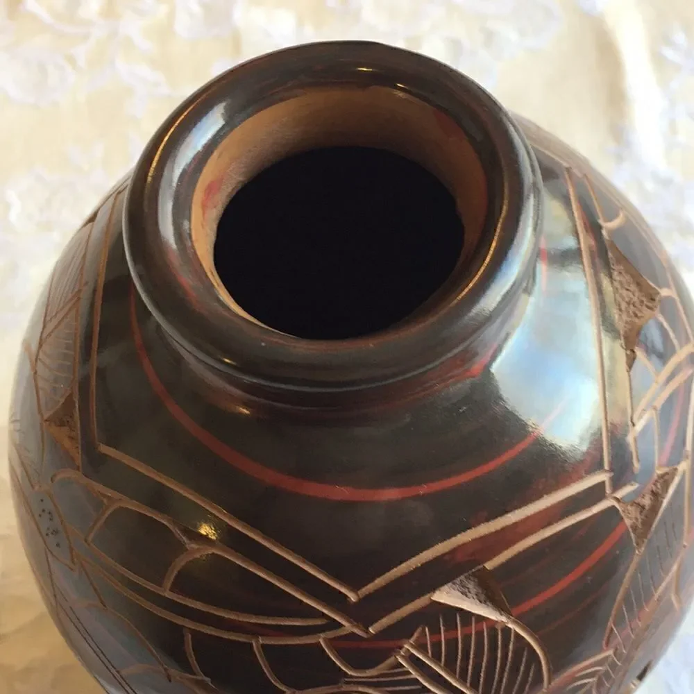 Handcrafted Costa Rican Vase 5 1/2” tall X 4 1/2